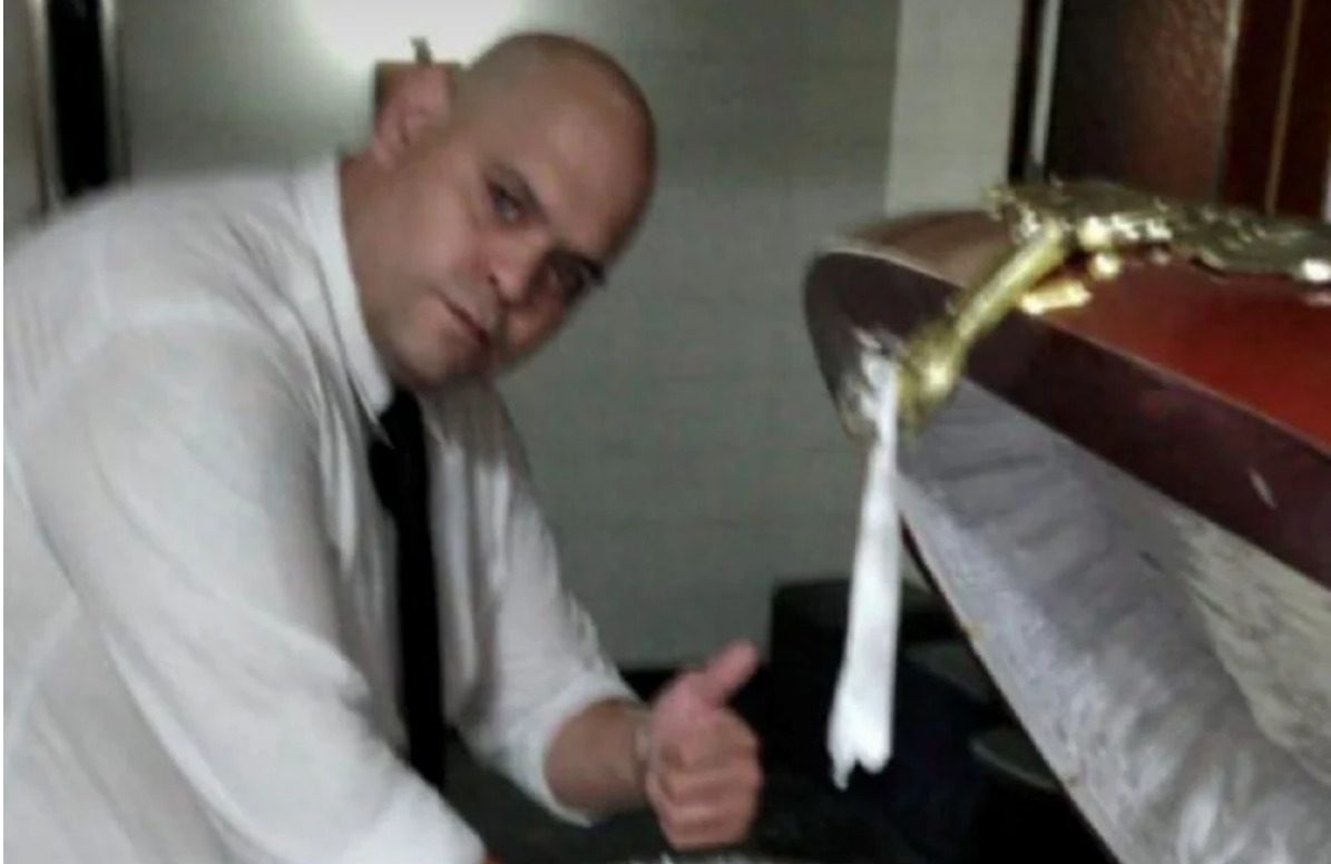 Pekerja bergambar dengan jasad Maradona serah diri kepada polis